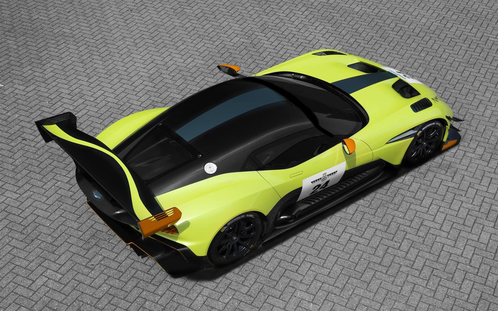 2017 Aston Martin Vulcan AMR Pro